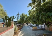 Загородный дом с участком на продажу в городе Enix Фото