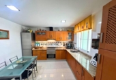 Casa de pueblo en venta en la España, Ubrique, ref: TR284009 foto