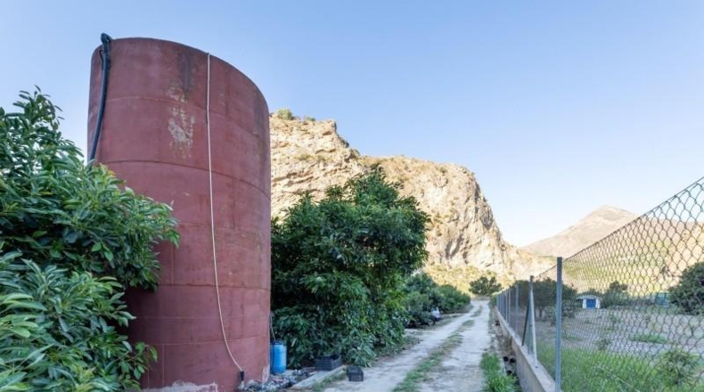 Granada - Vélez de Benaudalla - 8689m2
