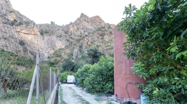 Granada - Vélez de Benaudalla - 8689m2