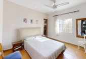 Chalet independiente con terreno en venta en la España, Chiva, ref: TR151230 foto