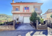 Chalet independiente con terreno en venta en la España, Ourense, ref: TR320316 foto