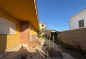 Chalet independiente con terreno en venta en la España, Roda de Berà, ref: TR379975 foto