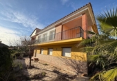 Chalet independiente con terreno en venta en la España, Roda de Berà, ref: TR379975 foto
