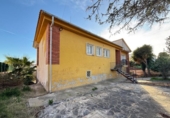 Chalet independiente con terreno en venta en la España, Roda de Berà, ref: TR379975 foto