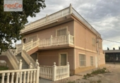 Загородный дом с участком на продажу в городе Lorca Фото
