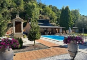 Chalet independiente con terreno en venta en la España, Ponferrada, ref: TR146616 foto