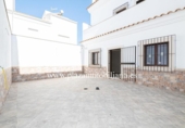 Xalet independent amb terreny en venda a la España, Lucena, ref.: TR167308 foto