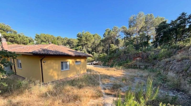 Barcelona - Торрельес-де-Фош - 1699m2