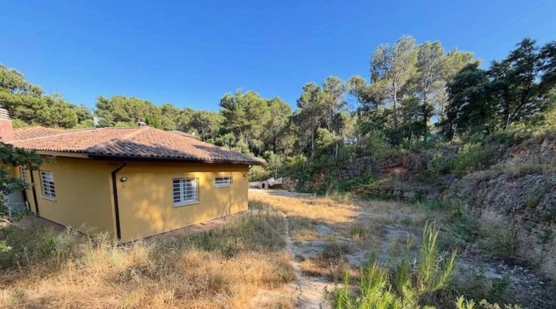 Barcelona - Торрельес-де-Фош - 1699m2