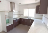 Отдельно стоящий дом с участком на продажу в городе Canyelles Фото