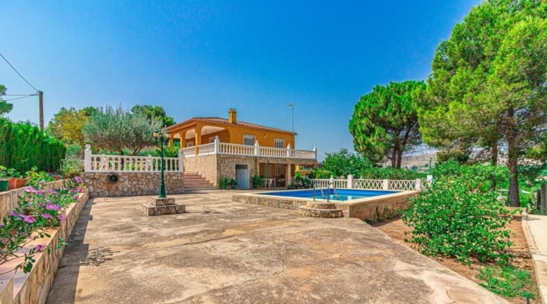 Валенсия - Alberique - 2121m2