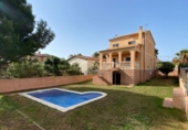 Chalet independiente con terreno en venta en la España, el Vendrell, ref: TR159304 foto