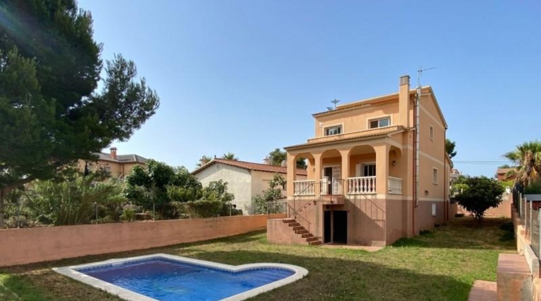 Tarragona - el Vendrell - 755m2