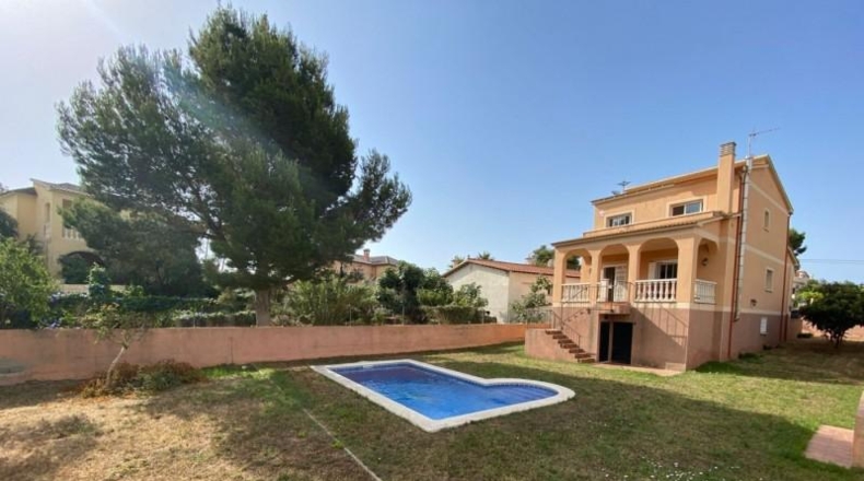 Tarragona - el Vendrell - 755m2