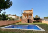 Chalet independiente con terreno en venta en la España, el Vendrell, ref: TR159304 foto