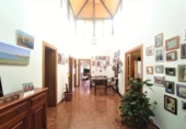 Дом с участком на продажу в городе Alcalá de Guadaíra Фото