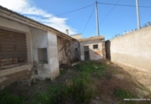 Загородный дом с участком на продажу в городе Orihuela Фото