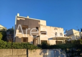Отдельно стоящий дом с участком на продажу в городе Arenys de Mar Фото