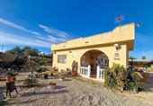 Xalet independent amb terreny en venda a la España, Benicarló, ref.: TR143232 foto