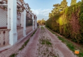Отдельно стоящий дом с участком на продажу в городе Tortosa Фото
