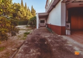 Отдельно стоящий дом с участком на продажу в городе Tortosa Фото