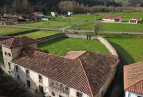 Salas 1300&nbsp;m²