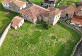 Salas 1300&nbsp;m²