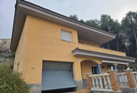 Abrera 220&nbsp;м²