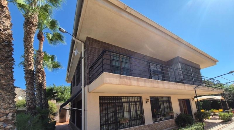 Alicante - Elda - 2000m2