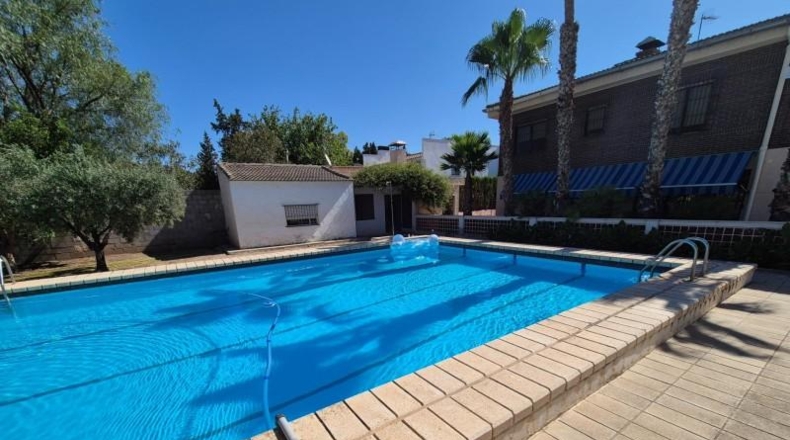 Alicante - Elda - 2000m2