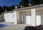 Отдельно стоящий дом с участком на продажу в городе Tossa de Mar Фото