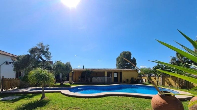 Sevilla - Coria del Río - 1465m2