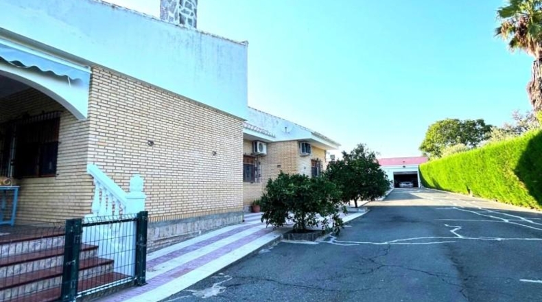 Sevilla - Castilblanco de los Arroyos - 2036m2