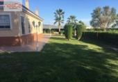 Загородный дом с участком на продажу в городе Lorca Фото