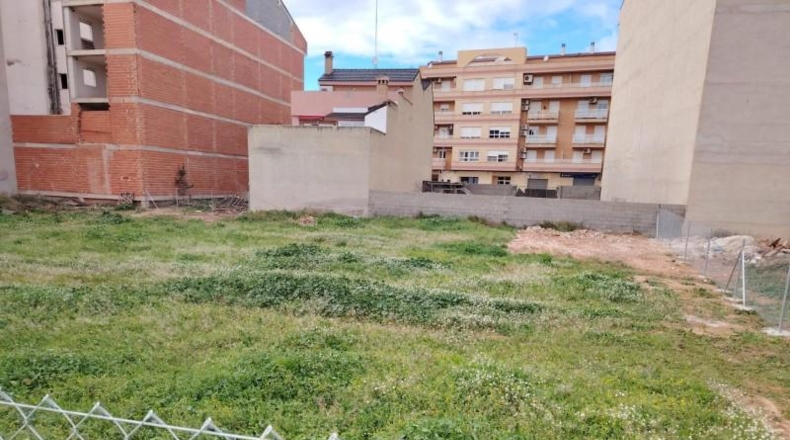 Valencia - Puebla de Vallbona - 499m2