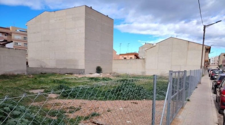 Valencia - Puebla de Vallbona - 499m2