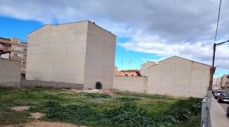 Valencia - Puebla de Vallbona - 499m2