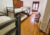Chalet independiente con terreno en venta en la España, Cacabelos, ref: TR366633 foto