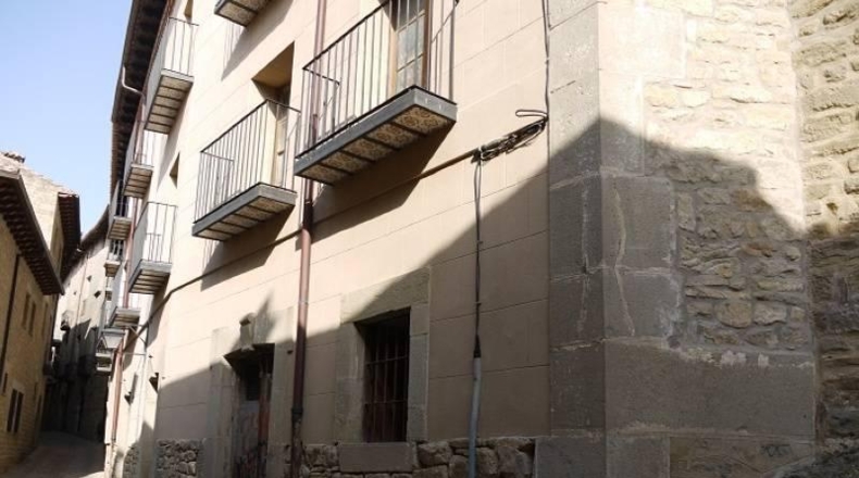 Zaragoza - Sos del Rey Católico - 1300m2