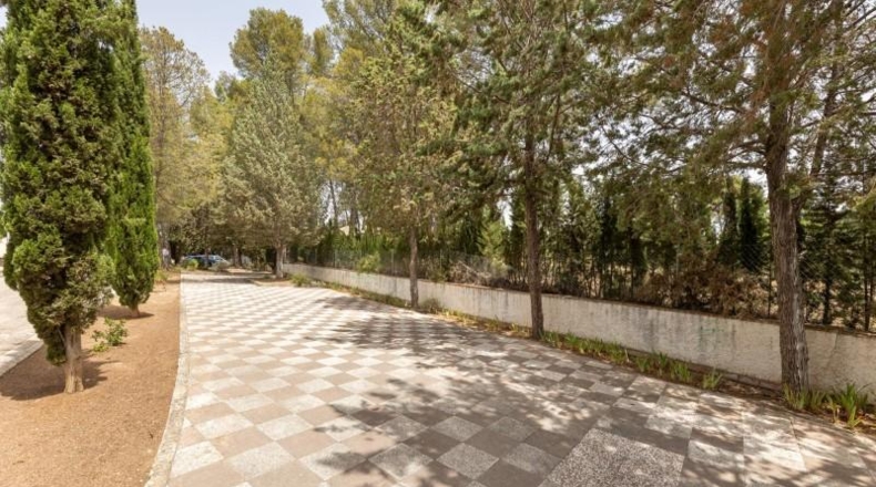 Granada - Albolote - 1453m2