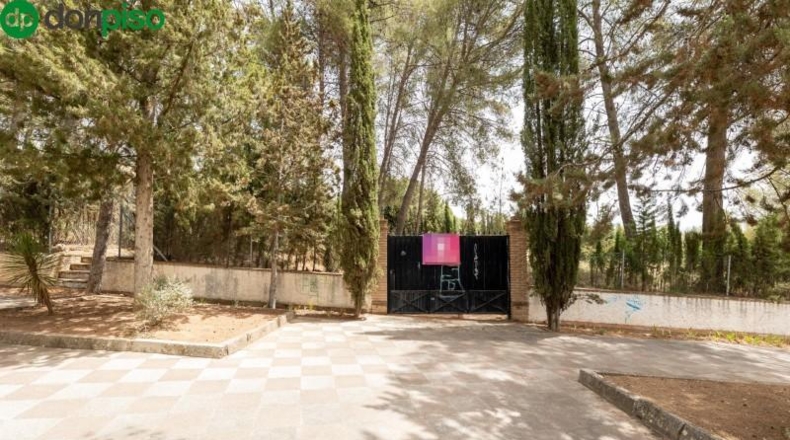 Granada - Albolote - 1453m2