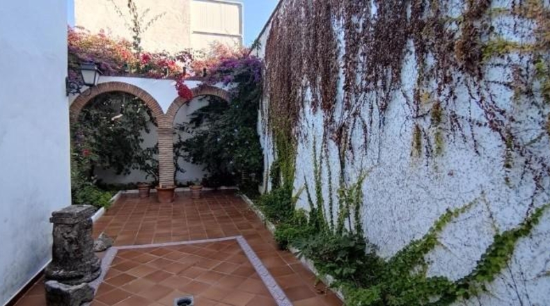Córdoba - Baena - 958m2