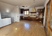 Отдельно стоящий дом с участком на продажу в городе Castellar del Vallès Фото