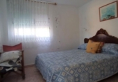 Отдельно стоящий дом с участком на продажу в городе Los Alcázares Фото