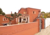 Chalet independiente con terreno en venta en la España, la Bisbal del Penedès, ref: TR151272 foto