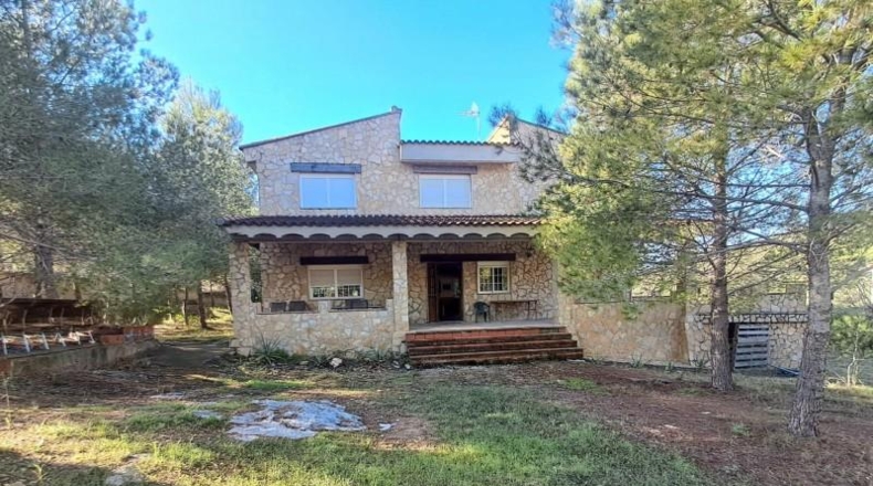 Caceres - Sierra de Fuentes - 2864m2