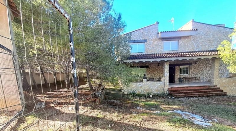 Caceres - Sierra de Fuentes - 2864m2