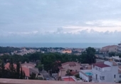 Отдельно стоящий дом с участком на продажу в городе Calafell Фото