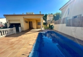 Chalet independiente con terreno en venta en la España, el Vendrell, ref: TR172752 foto